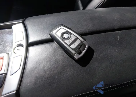 2012 BMW 750I xDrive из США, поврежденный, VIN WBAKC6C51CC397261